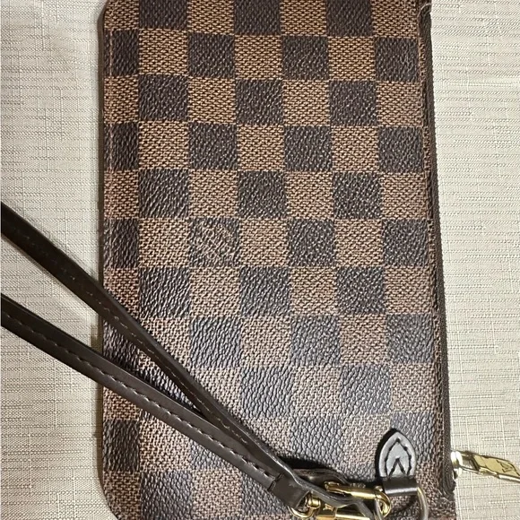 Authentic LOUIS VUITTON Vuitton Damier Ebene Neverfull Pochette - Picture 8 of 8